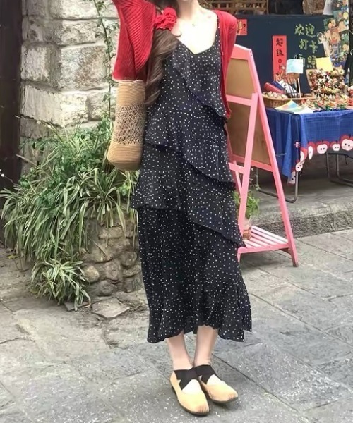 gossip！ロサンゼルス（ゴシップロサンゼルス）の「【夏新作】ドット柄フリルVネックキャミロングティアードワンピース 【韓国ファッション日常シンプル】（ワンピース・レディース・ドット・L/M/XL）」の16枚目の写真