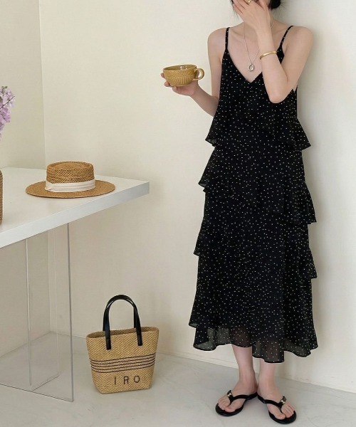 gossip！ロサンゼルス（ゴシップロサンゼルス）の「【夏新作】ドット柄フリルVネックキャミロングティアードワンピース 【韓国ファッション日常シンプル】（ワンピース・レディース・ドット・L/M/XL）」の12枚目の写真