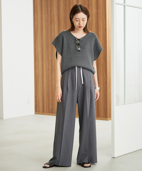 SLOBE IENA（スローブイエナ）の「《WEB限定/接触冷感/UVカット/吸水速乾/4サイズ展開/追加》ワイドスラックス（スラックス・レディース・グレー/ベージュ・36/40）」の3枚目の写真