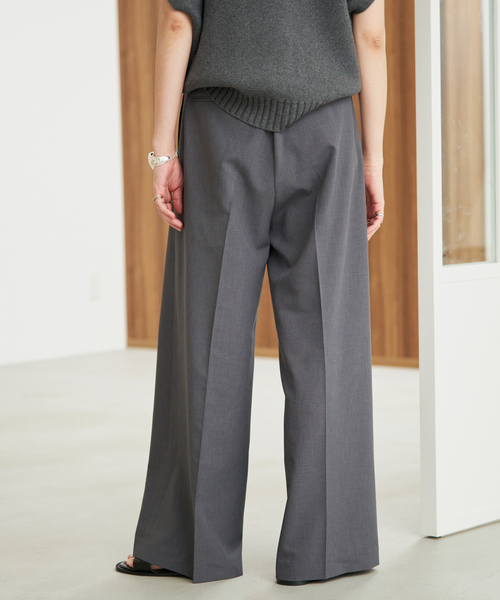 SLOBE IENA（スローブイエナ）の「《WEB限定/接触冷感/UVカット/吸水速乾/4サイズ展開/追加》ワイドスラックス（スラックス・レディース・グレー/ベージュ・36/40）」の10枚目の写真