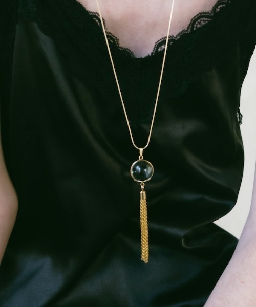 SYKIA(シキア)の「2way Glass Orb Necklace(ネックレス・レディース・ゴールド/シルバー・FREE)」の2枚目の写真