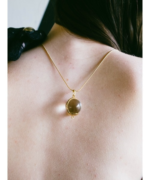 SYKIA(シキア)の「2way Glass Orb Necklace(ネックレス・レディース・ゴールド/シルバー・FREE)」の8枚目の写真