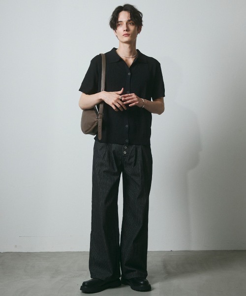 DAZE(デイズ)の「ピンストライプ デニム ツータック ワイドバギーパンツ(デニムパンツ・メンズ・ブラック系・SMALL/MEDIUM/LARGE/X-LARGE)」の21枚目の写真