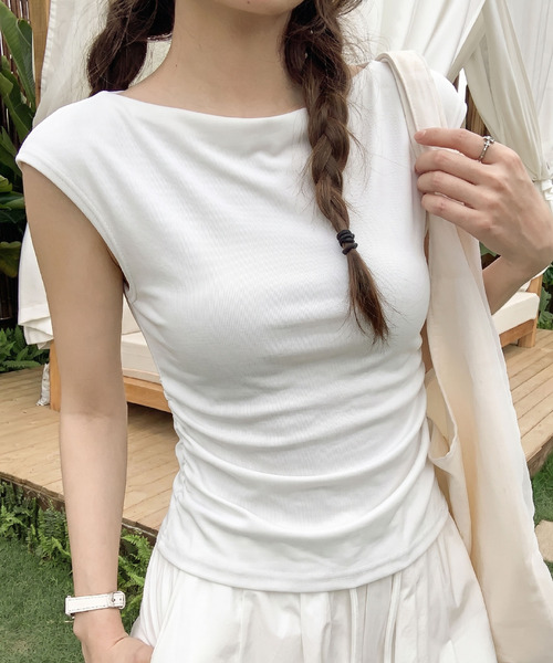 2ly2(トゥーリートゥー)の「ボートネック リブ ノースリーブカットソー(Tシャツ/カットソー・レディース・ホワイト/ブラック/グレー/カーキ・FREE)」の2枚目の写真