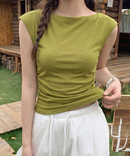 2ly2(トゥーリートゥー)の「ボートネック リブ ノースリーブカットソー(Tシャツ/カットソー・レディース・ホワイト/ブラック/グレー/カーキ・FREE)」の5枚目の写真