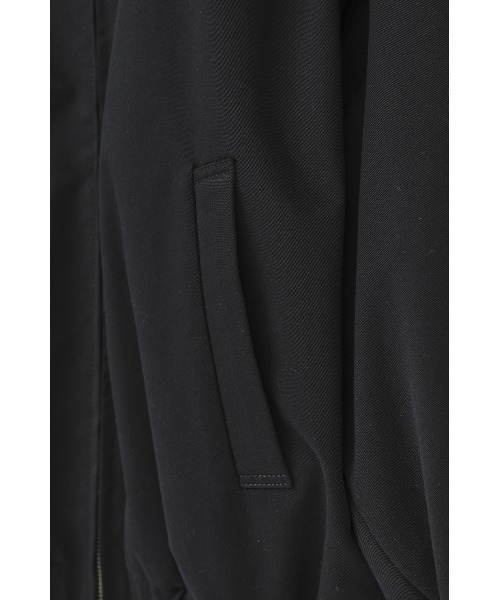 MANOF(マノフ)の「COTTON ZIP BLOUSON(ブルゾン・レディース・ブラック/ベージュ・M/S)」の9枚目の写真