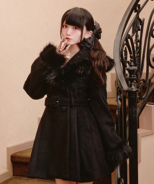 Pal elfy(パルエルフィー)の「ビジュー付きファーカラーコート(その他アウター・レディース・ピンク/ブラック/オフホワイト・フリー)」の8枚目の写真