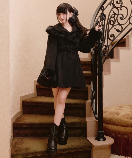 Pal elfy(パルエルフィー)の「ビジュー付きファーカラーコート(その他アウター・レディース・ピンク/ブラック/オフホワイト・フリー)」の11枚目の写真