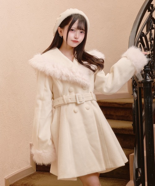 Pal elfy(パルエルフィー)の「ビジュー付きファーカラーコート(その他アウター・レディース・ピンク/ブラック/オフホワイト・フリー)」の15枚目の写真