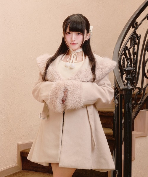 Pal elfy(パルエルフィー)の「ビジュー付きファーカラーコート(その他アウター・レディース・ピンク/ブラック/オフホワイト・フリー)」の21枚目の写真