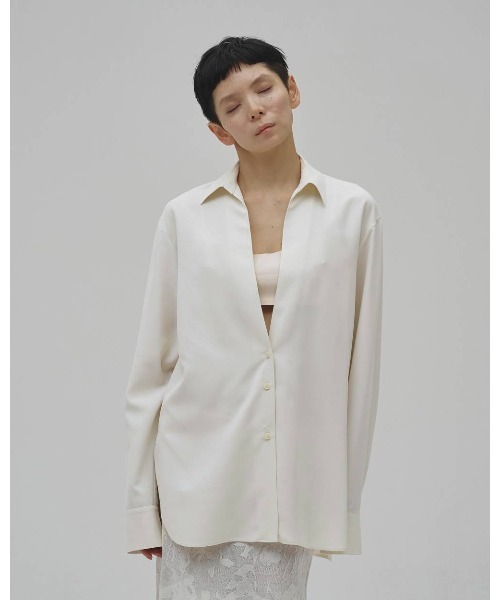 TODAYFUL（トゥデイフル）の「TODAYFUL Silky Skipper Shirts（シャツ/ブラウス・レディース・オフホワイト/ブラック・FREE）」の8枚目の写真