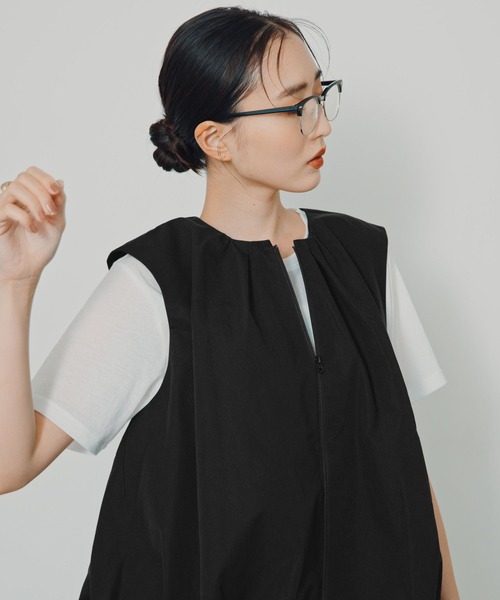 LEPSIM（レプシィム）の「ドロストバルーンベスト　1052019（ベスト・レディース・チャコールグレー/ライトグレー/ブラック・FREE）」の4枚目の写真