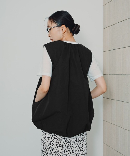 LEPSIM（レプシィム）の「ドロストバルーンベスト　1052019（ベスト・レディース・チャコールグレー/ライトグレー/ブラック・FREE）」の6枚目の写真