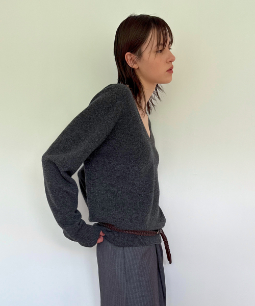 DIAGONAL(ダイアゴナル)の「V NECK BASIC KNIT (charcoal)(ニット/セーター・レディース・その他・FREE)」の2枚目の写真