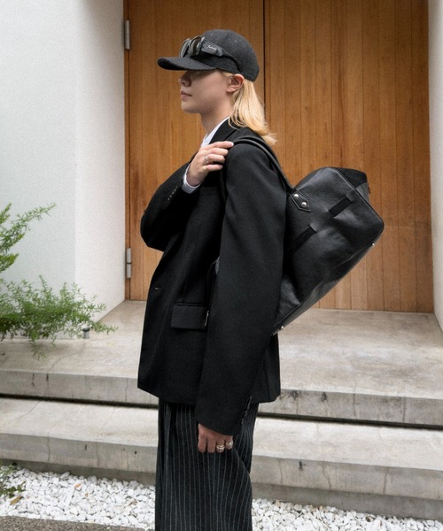 soerte(ソエルテ)の「Modern Classic Cow Leather Boston Bag/モダンクラシックカウレザーボストンバッグ(ハンドバッグ・メンズ・ブラック・FREE)」の7枚目の写真