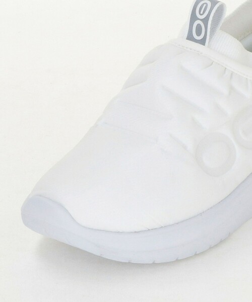 OOFOS(ウーフォス)の「<OOFOS> Oomy Thermo Zen(スニーカー・レディース・ホワイト/ブラック・25cm/23cm/24cm)」の15枚目の写真
