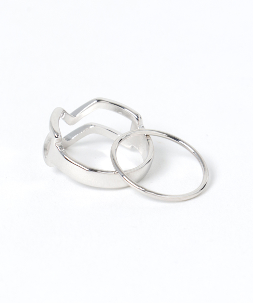 SLY（スライ）の「VARIOUS RING SET（ピアス（両耳用）・レディース・シルバー/ゴールド・FREE）」の3枚目の写真