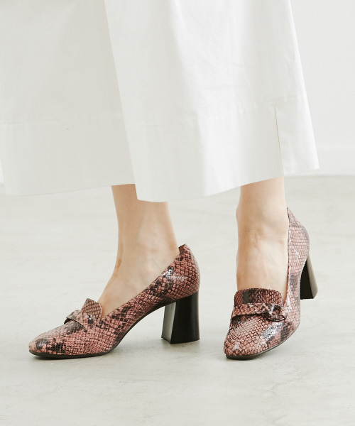 Au BANNISTER（オゥバニスター）の「スクエアヒールアップローファー（ローファー・レディース・ピンク/ダークブラウン/ネイビー・39/35/36/37/38）」の7枚目の写真