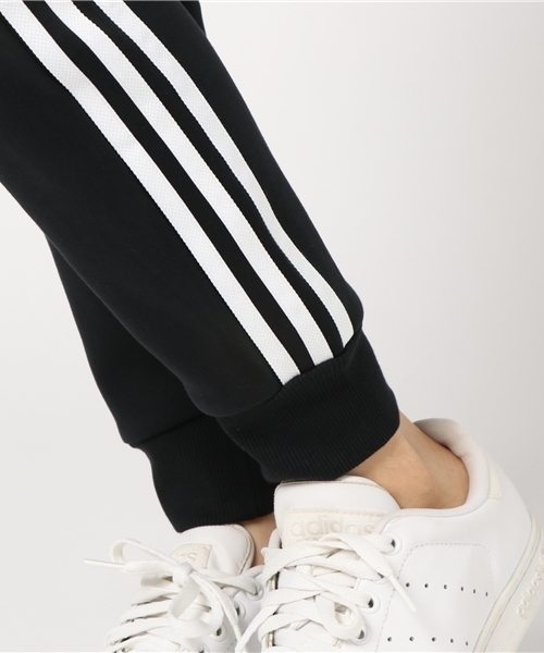 adidas（アディダス）の「【adicolor】オリジナルス パンツ [3 STRIPES TRACK PANTS]（その他パンツ・レディース・ブラック・MEDIUM/LARGE/X-SMALL/XX-LARGE/XXX-LARGE/SMALL）」の8枚目の写真