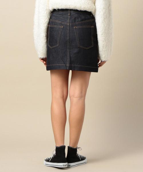 BEAUTY&YOUTH UNITED ARROWS（ビューティーアンドユースユナイテッドアローズ）の「BY∴ リジットデニムミニスカート о（デニムスカート・レディース・ネイビー・MEDIUM/SMALL）」の2枚目の写真