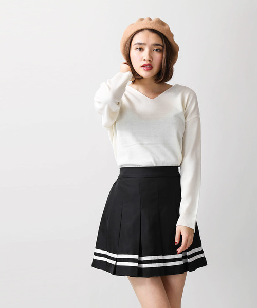 WEGO(ウィゴー)の「WEGO/ラインボックスプリーツミニスカート(スカート・レディース・ホワイト/ブラック/ネイビー/レッド・MEDIUM/SMALL)」の12枚目の写真