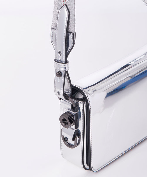 off white（オフホワイト）の「OFF-WHITE “MIRROR”ミニフラップバック（ショルダーバッグ・レディース・シルバー・FREE）」の13枚目の写真