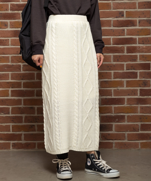 SpRay(スプレイ)の「ケーブルニットロングタイトスカート(スカート・レディース・ブラック/ベージュ/パープル/グレー/アイボリー・FREE)」の2枚目の写真