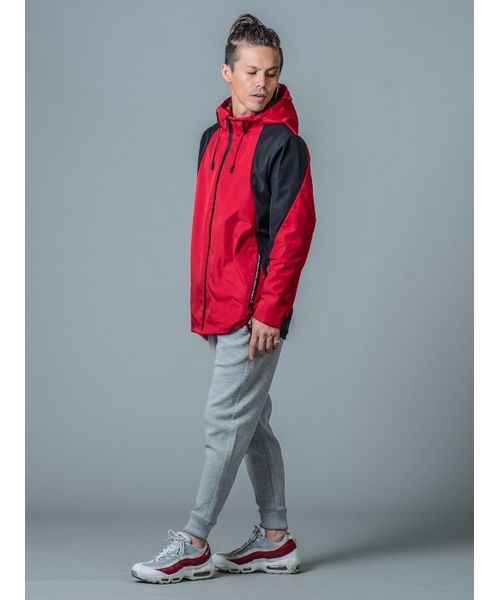 REGIEVO（レジエボ）の「【REGIEVO】上質で高級な大人のジョガーパンツ（スウェットパンツ・メンズ・ブラック/グレー・MEDIUM/LARGE/X-LARGE/SMALL）」の4枚目の写真