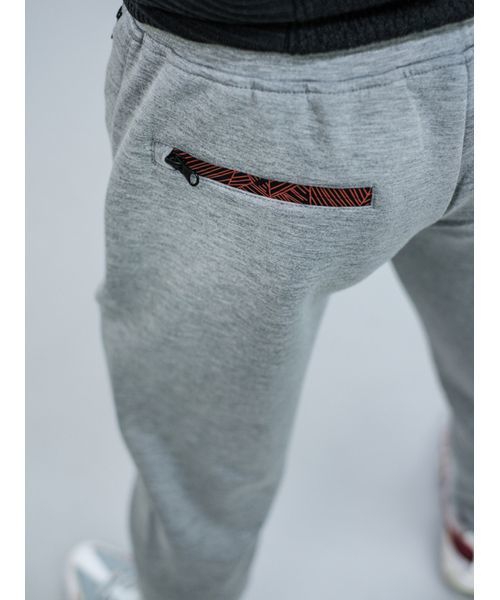 REGIEVO（レジエボ）の「【REGIEVO】上質で高級な大人のジョガーパンツ（スウェットパンツ・メンズ・ブラック/グレー・MEDIUM/LARGE/X-LARGE/SMALL）」の3枚目の写真