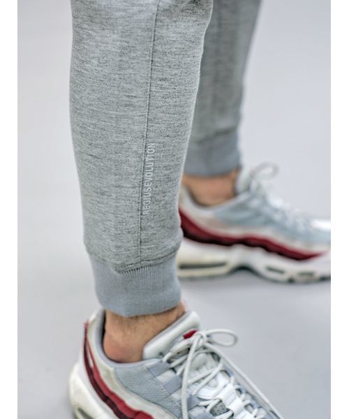 REGIEVO（レジエボ）の「【REGIEVO】上質で高級な大人のジョガーパンツ（スウェットパンツ・メンズ・ブラック/グレー・MEDIUM/LARGE/X-LARGE/SMALL）」の5枚目の写真