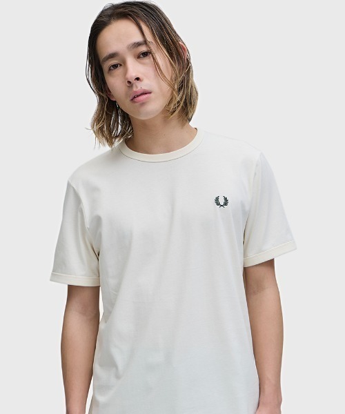 FRED PERRY(フレッドペリー)の「Ringer T-Shirt/リンガーTシャツ(Tシャツ/カットソー・レディース・ホワイト/ブラック/ネイビー/ブラック系その他/グリーン/ブルー系その他/レモンイエロー/エメラルド/モカ/ピンク/オフホワイト/グレー/ライトグレー/ライトブルー/グレイッシュベージュ/ベビーピンク/グリーン系その他/グレー系その他/グレー系その他2/コバルトブルー/グレー系その他3/ブラウン/ライトブラウン/ピンクベージュ/サックスブルー/アイボリー/ピンク系/シアン/ホワイト系その他/ベージュ/ブラウン系その他/グレー系その他4/ブルー系その他3/グリーン系その他2/レッド/オレンジ/ベージュ系その他/イエロー系その他/ブルー系その他2/ライトオリーブ/ゴールド/ピンク系1/グリーン系その他3/レッド系その他/ブルー系その他4/ダークオリーブ/ロイヤルブルー/グレー系その他5/ライトベージュ/ダークグリーン/セージグリーン・S/M/L/XS/XL)」の20枚目の写真