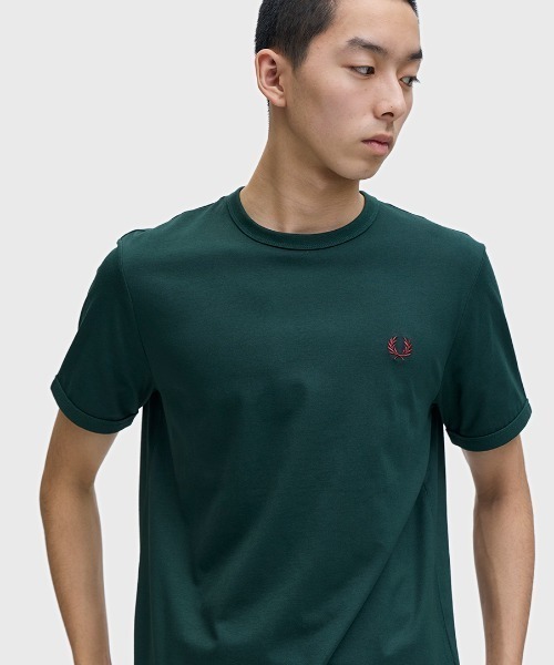 FRED PERRY(フレッドペリー)の「Ringer T-Shirt/リンガーTシャツ(Tシャツ/カットソー・レディース・ホワイト/ブラック/ネイビー/ブラック系その他/グリーン/ブルー系その他/レモンイエロー/エメラルド/モカ/ピンク/オフホワイト/グレー/ライトグレー/ライトブルー/グレイッシュベージュ/ベビーピンク/グリーン系その他/グレー系その他/グレー系その他2/コバルトブルー/グレー系その他3/ブラウン/ライトブラウン/ピンクベージュ/サックスブルー/アイボリー/ピンク系/シアン/ホワイト系その他/ベージュ/ブラウン系その他/グレー系その他4/ブルー系その他3/グリーン系その他2/レッド/オレンジ/ベージュ系その他/イエロー系その他/ブルー系その他2/ライトオリーブ/ゴールド/ピンク系1/グリーン系その他3/レッド系その他/ブルー系その他4/ダークオリーブ/ロイヤルブルー/グレー系その他5/ライトベージュ/ダークグリーン/セージグリーン・S/M/L/XS/XL)」の22枚目の写真