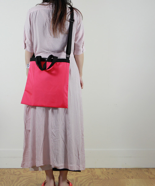 Drifter(ドリフター)の「ELEMENTARY TOTE/エレメンタリートート(トートバッグ・レディース・スカイブルー/ブラック/タン/グリーン系カモフラージュ/ターコイズブルー/ピンク/ダークブラウン/その他1/その他2/ベージュ系その他/ネイビー/ブラウン系その他/オレンジ/ケリーグリーン/ブラック系その他/アニマル/ブルー/ブラウン×イエロー/ネイビー×ホワイト/ダークグリーン/レモンイエロー/ウッドランド/ホワイト系その他/ゼブラ/グリーン系その他/ブラック系その他2/レオパード/ドット・FREE)」の20枚目の写真