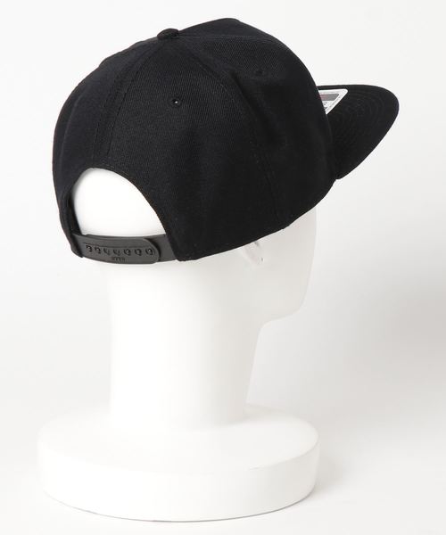 DOGTOWN（ドッグタウン）の「CROSS LETTERS SNAP BACK CAP（キャップ・メンズ・ブラック・FREE）」の2枚目の写真