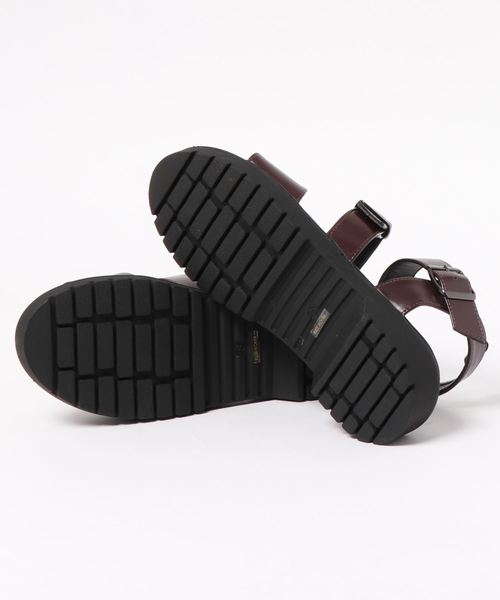 KOBE LETTUCE（コウベレタス）の「3ストラップベルトフラットサンダル（サンダル・レディース・ブラウン系その他/ブラック・L/LL/M/S）」の8枚目の写真