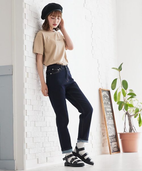 KOBE LETTUCE（コウベレタス）の「3ストラップベルトフラットサンダル（サンダル・レディース・ブラウン系その他/ブラック・L/LL/M/S）」の3枚目の写真