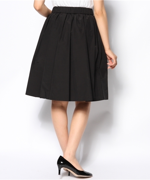 Tiara（ティアラ）の「リバーシブルボリュームスカート【mamagirl秋号】【GINGER 10月号】【BAILA9月号】【Steady 9月号】（スカート・レディース・ホワイト/ブラック/グリーン/オレンジ/ネイビー・3/2）」の9枚目の写真