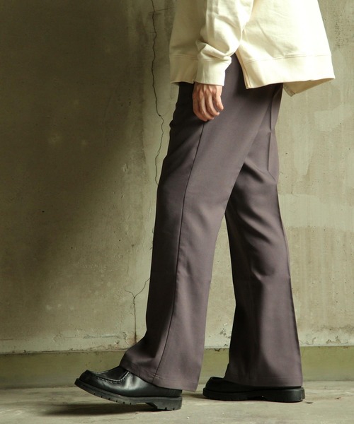 NILWAY（ニルウェイ）の「センタープレスフレアパンツ/スラックス（スラックス・メンズ・ベージュ/カーキ/チャコール/ブルー/ブラック/ブラウン・MEDIUM/LARGE/X-LARGE）」の2枚目の写真