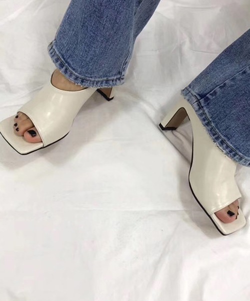 chuclla（チュクラ）の「【chuclla】Square -toe round cut open sandal sb-6 chs12（サンダル・レディース・ブラック/ブラウン/ライトイエロー/オフホワイト/ウィート/グレイッシュブルー/コーラル/モスグリーン/モカ・40/38/39/36/37）」の10枚目の写真