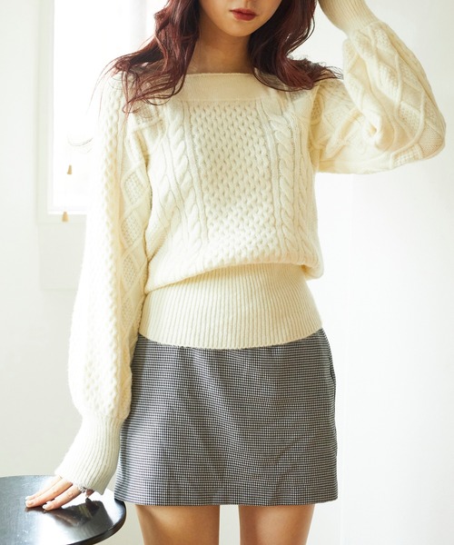 WEGO（ウィゴー）の「WEGO/スクエアネックボリュームスリーブニット（ニット/セーター・レディース・ホワイト/ブラウン/グリーン系その他・FREE）」の2枚目の写真