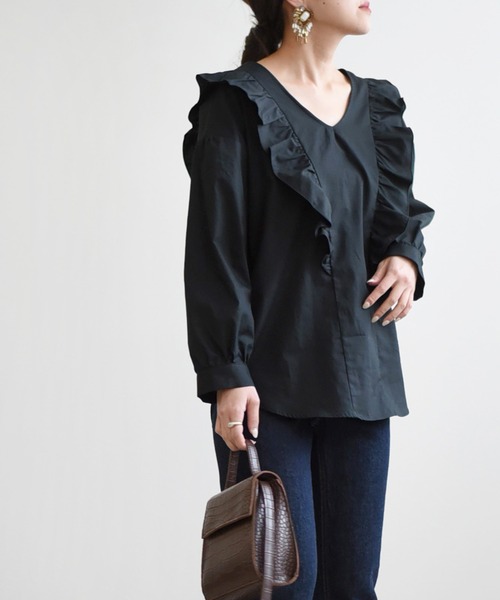palm RICHE(ポームリシュ)の「ラッフルフリルコットンブラウス(シャツ/ブラウス・レディース・オフホワイト/ブラック・38)」の1枚目の写真