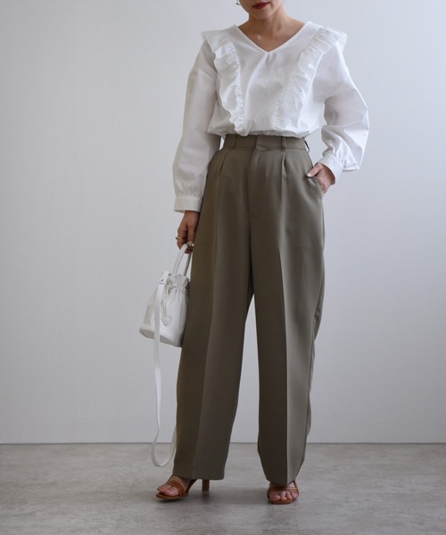 palm RICHE(ポームリシュ)の「ラッフルフリルコットンブラウス(シャツ/ブラウス・レディース・オフホワイト/ブラック・38)」の5枚目の写真