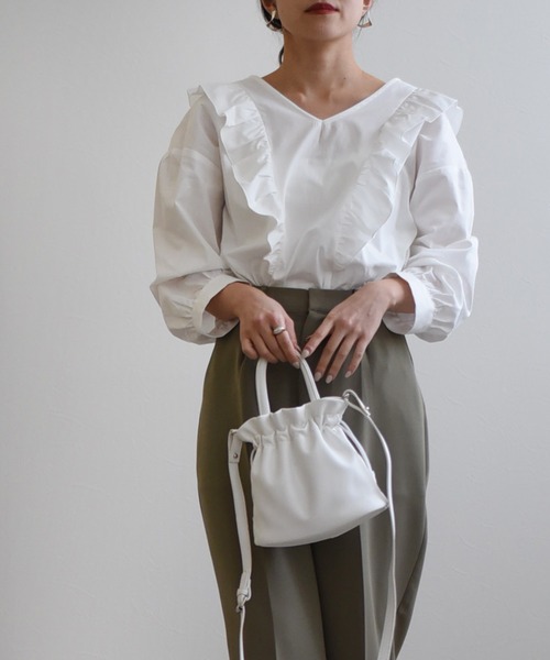 palm RICHE(ポームリシュ)の「ラッフルフリルコットンブラウス(シャツ/ブラウス・レディース・オフホワイト/ブラック・38)」の18枚目の写真
