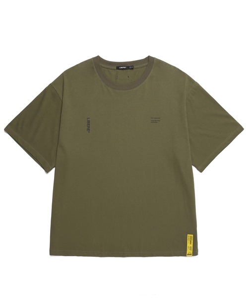 LIBERE(リベーレ)の「LIBERE リベーレ / 21 SLOGAN TEE スローガンプリントビッグシルエットTシャツ / 211201 / 211202 / 211203(Tシャツ/カットソー・メンズ・ブラック/オリーブ/ホワイト・LARGE/SMALL/MEDIUM)」の4枚目の写真