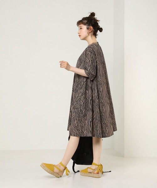 FREAK'S STORE(フリークスストア)の「ROVERETO/ロベレート エスパレースアップ(サンダル・レディース・ブラック/オフホワイト/イエロー・MEDIUM/LARGE)」の20枚目の写真