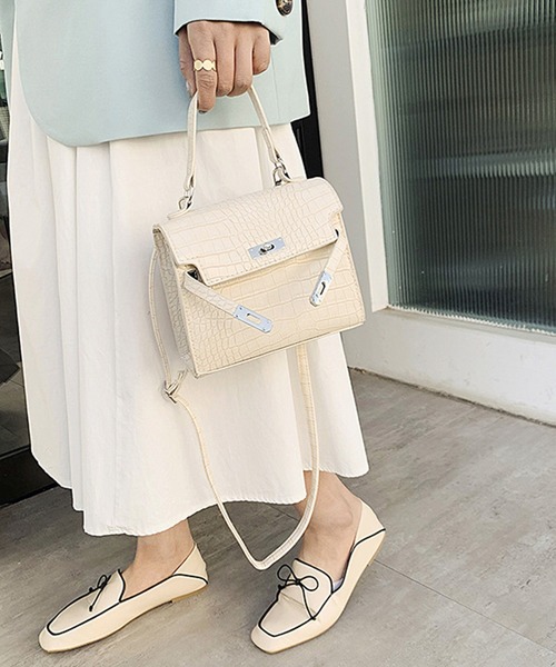 JUNOAH（ジュノア）の「2way型押しスクエアバッグ（ショルダーバッグ・レディース・ホワイト/ブラック/パープル/グリーン・LARGE/SMALL）」の17枚目の写真