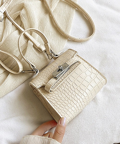 JUNOAH（ジュノア）の「2way型押しスクエアバッグ（ショルダーバッグ・レディース・ホワイト/ブラック/パープル/グリーン・LARGE/SMALL）」の21枚目の写真