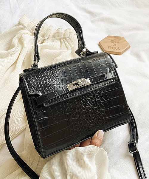 JUNOAH（ジュノア）の「2way型押しスクエアバッグ（ショルダーバッグ・レディース・ホワイト/ブラック/パープル/グリーン・LARGE/SMALL）」の22枚目の写真