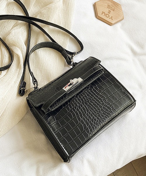 JUNOAH（ジュノア）の「2way型押しスクエアバッグ（ショルダーバッグ・レディース・ホワイト/ブラック/パープル/グリーン・LARGE/SMALL）」の11枚目の写真