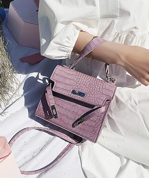 JUNOAH（ジュノア）の「2way型押しスクエアバッグ（ショルダーバッグ・レディース・ホワイト/ブラック/パープル/グリーン・LARGE/SMALL）」の12枚目の写真